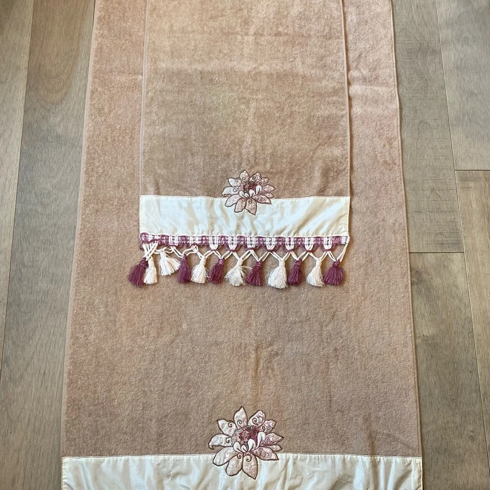 Fancy Bath & Hand Towel Set Guest  Tassels Embroidered Floral TanPlum 100 Cotton